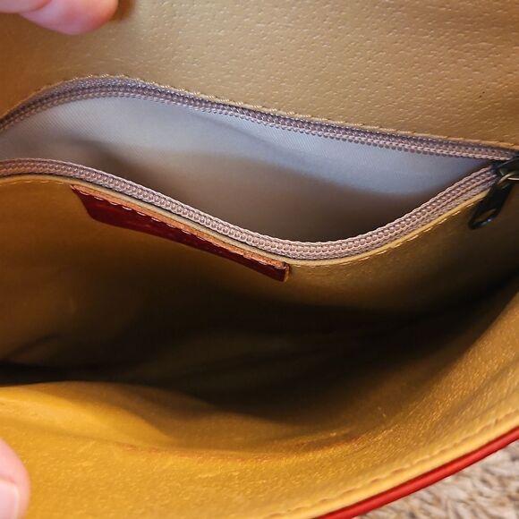 Manufactus Italy Red Leather Crossbody Bag - Picture 7 of 10